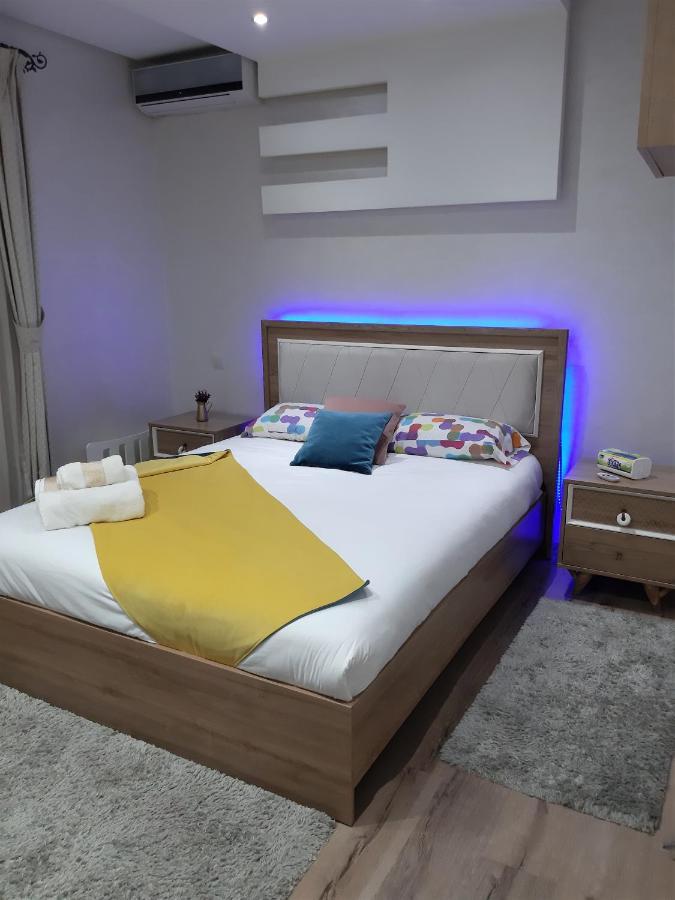 Appartement Pour Familles En Residence Avec Piscine Et Wifi Marrakesh Luaran gambar